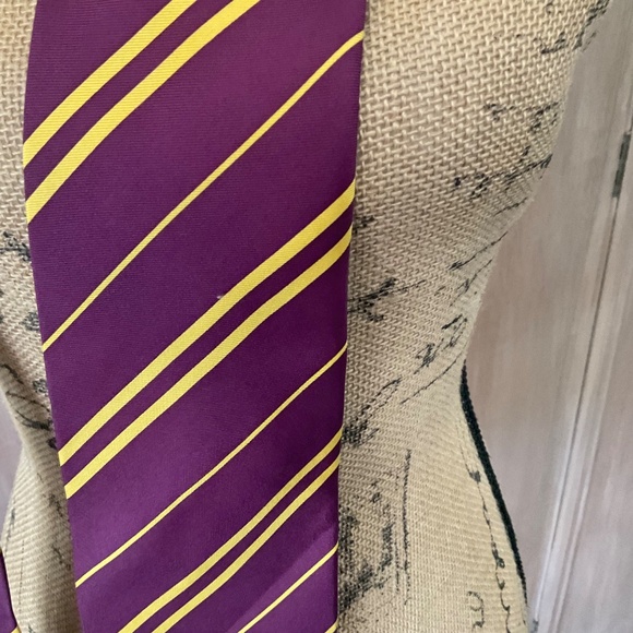 Harry Potter Silk Adult Gryffindor Tie purple yellow stripe - Picture 11 of 11